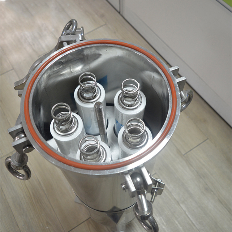 精密過濾器微生物污染堵塞原因？